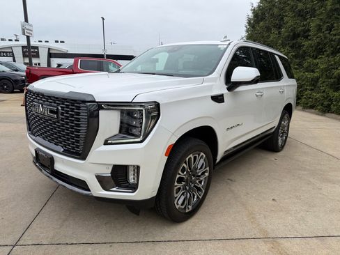 Used 2023 GMC Yukon Denali Ultimate AWD/4WD image 7