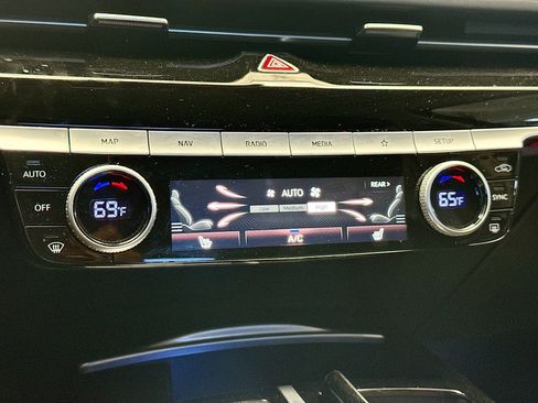 Used 2023 Genesis G80 2.5T image 10