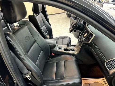 Used 2015 Jeep Grand Cherokee Overland image 41