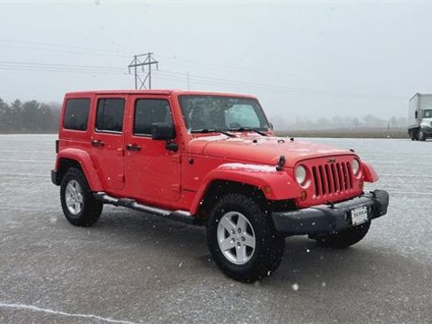 Used 2013 Jeep Wrangler Unlimited Sport image 2