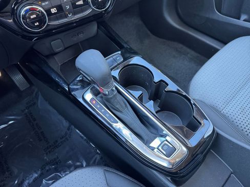 Used 2025 Chevrolet Trax LT image 36