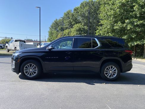Used 2023 Chevrolet Traverse LT FWD image 6
