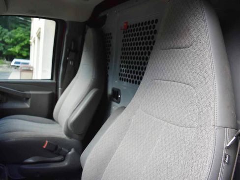 Used 2020 Chevrolet Express 2500 RWD image 12