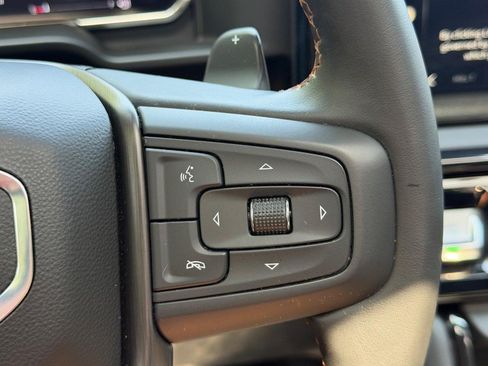 Used 2025 GMC Sierra 1500 AT4 w/ AT4 Premium Package AWD/4WD image 18