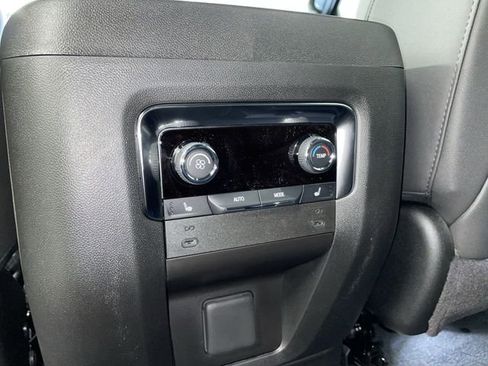 New 2026 Chevrolet Suburban High Country image 25