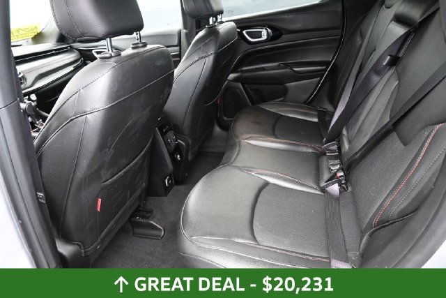 Used 2025 Jeep Compass Trailhawk AWD/4WD image 18