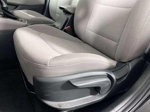Used 2020 Hyundai Elantra SE FWD image 16