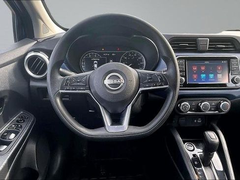 Used 2024 Nissan Versa SV FWD image 5