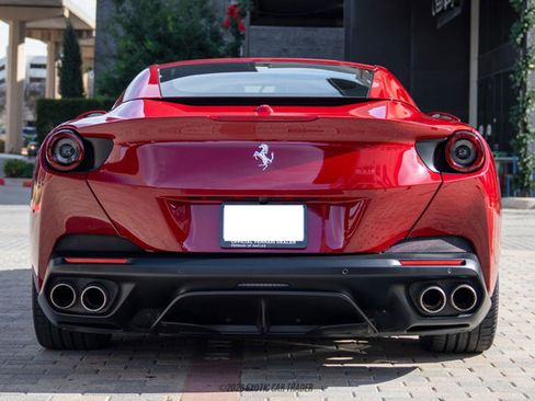 Used 2019 Ferrari Portofino image 20