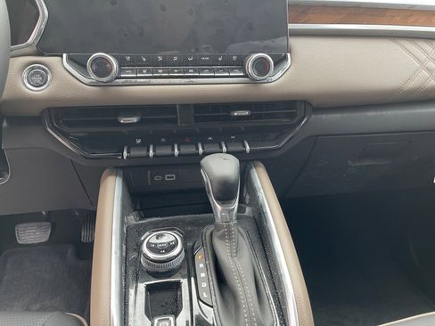 Used 2026 GMC Canyon Denali image 12