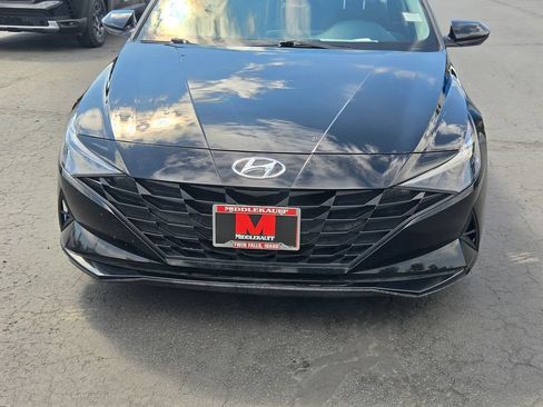 Used 2023 Hyundai Elantra SE FWD image 8
