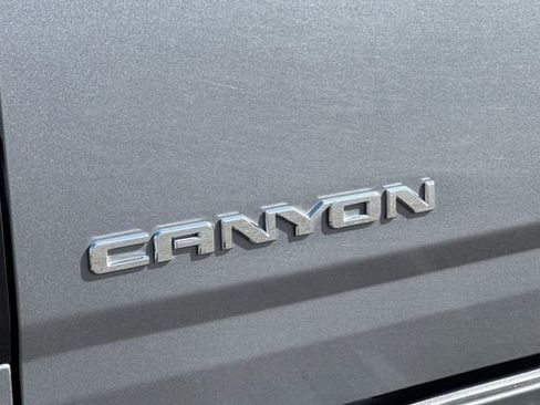 Used 2018 GMC Canyon SLE w/ SLE Convenience Package image 48