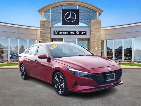 Used 2023 Hyundai Elantra SEL w/ Convenience Package image 6