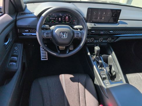 Used 2025 Honda Accord Sport image 27