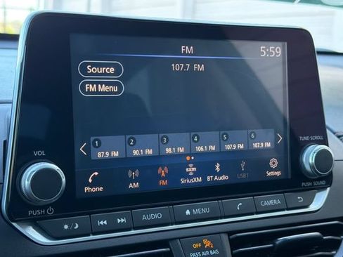 Used 2021 Nissan Altima 2.5 SR w/ SR Premium Package FWD image 19