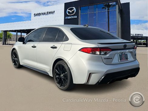 Used 2022 Toyota Corolla SE w/ Carpet Mat Package (TMS) image 4