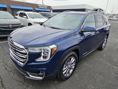 Certified 2022 GMC Terrain SLT w/ LPO, Floor Liner Package image 3