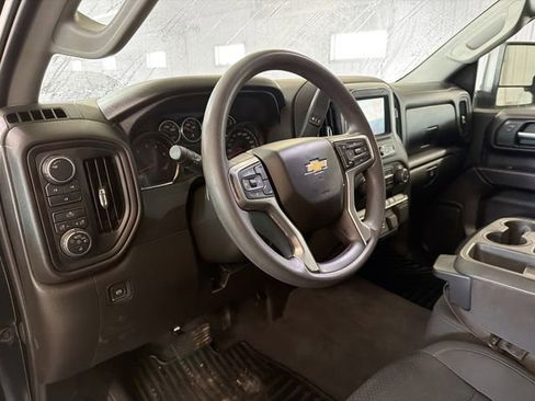 Used 2022 Chevrolet Silverado 2500 Custom w/ Custom Value Package image 8