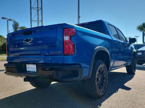 Used 2023 Chevrolet Silverado 1500 ZR2 w/ Technology Package image 5