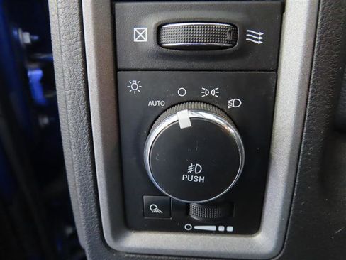 Used 2017 RAM 1500 Express image 17