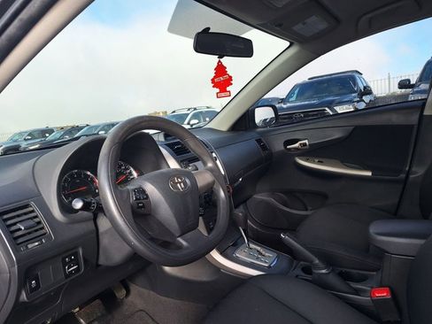 Used 2013 Toyota Corolla S image 9