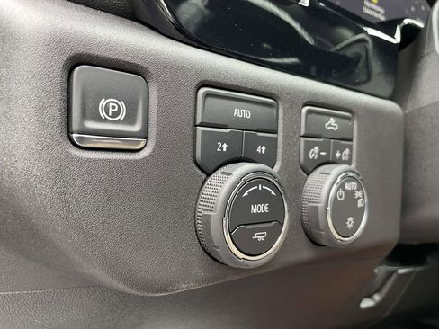 Used 2026 Chevrolet Silverado 1500 LT AWD/4WD image 27