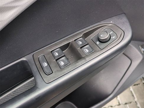 Used 2024 Volkswagen Taos S image 12