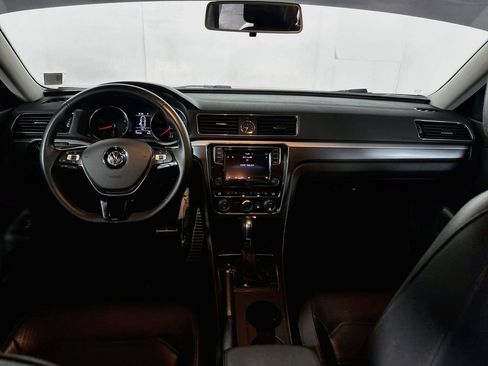Used 2017 Volkswagen Passat 1.8T R-Line FWD image 12