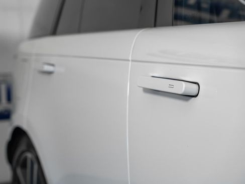 Used 2025 Land Rover Range Rover SE image 19