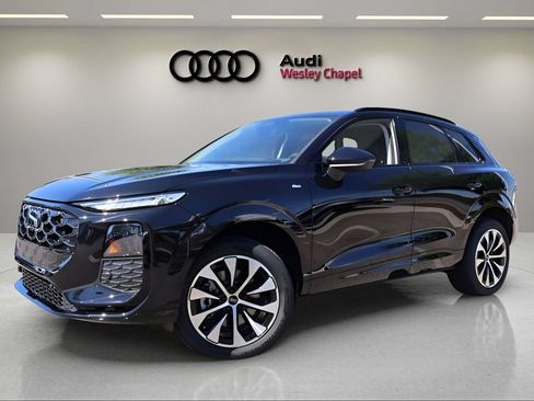 New 2026 Audi Q3 quattro 2.0T w/ Technology Package AWD/4WD image 1