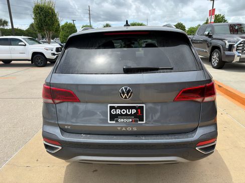 Used 2024 Volkswagen Taos SE FWD image 6