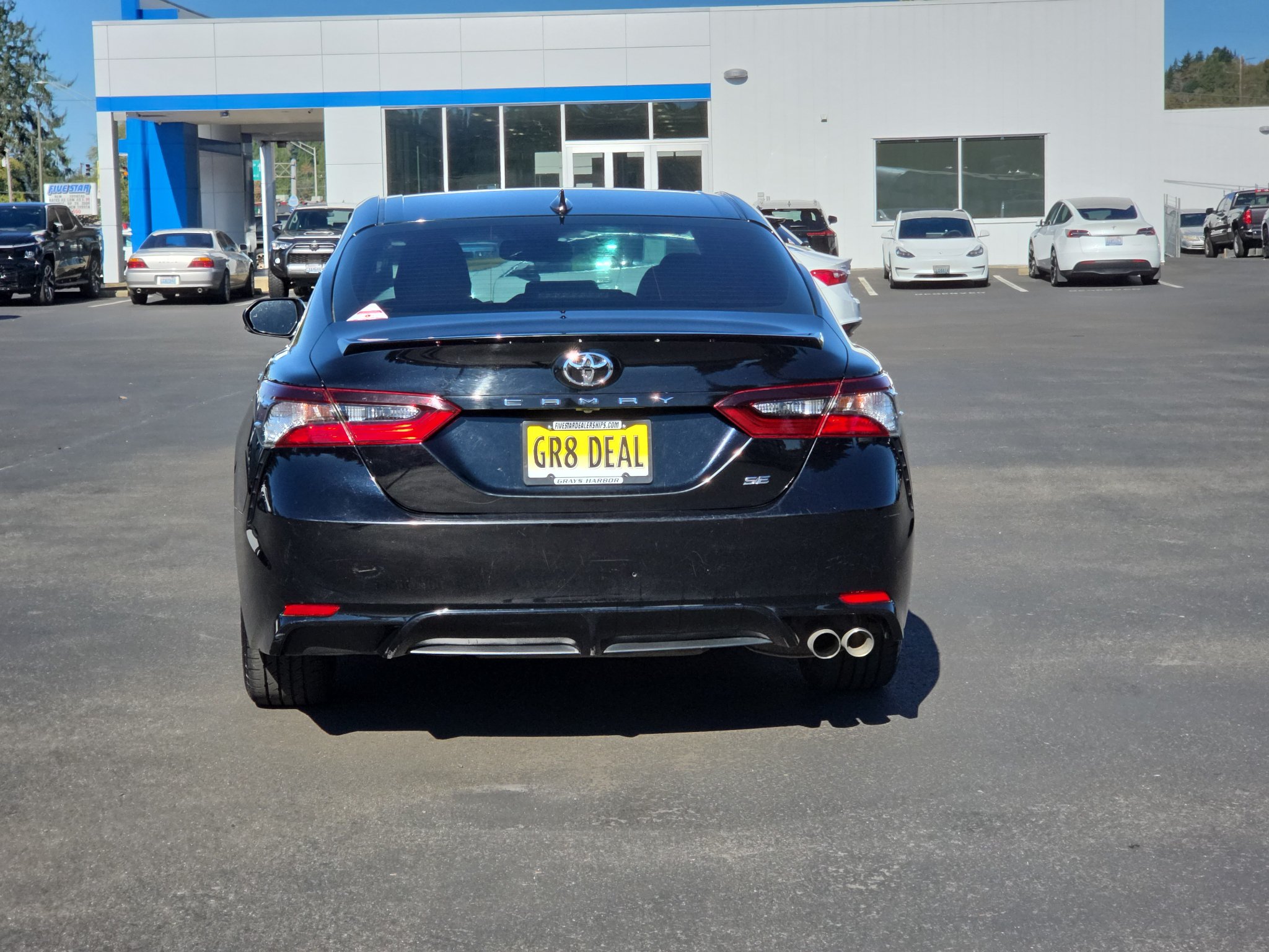 Certified 2021 Toyota Camry SE w/ Cold Weather Package FWD image 8
