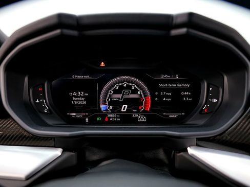 Used 2019 Lamborghini Urus image 18