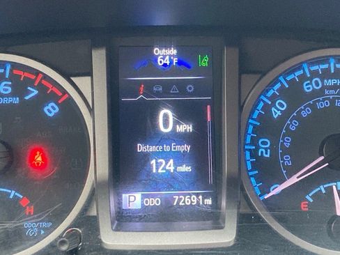 Used 2022 Toyota Tacoma SR5 image 16