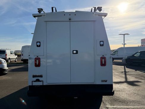 Used 2023 Ford E-350 and Econoline 350 Super Duty w/ Power Windows & Locks Group image 5