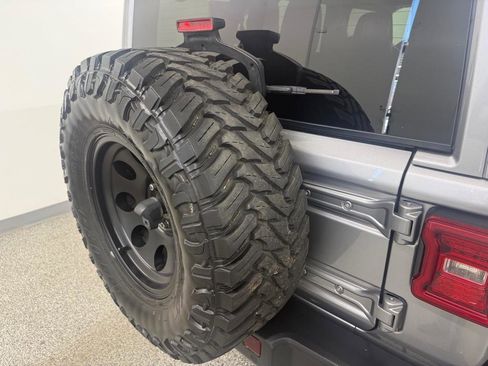 Used 2018 Jeep Wrangler Unlimited Sahara w/ Dual Top Group image 13