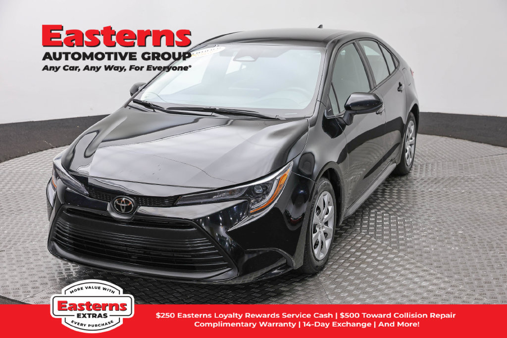 Used 2024 Toyota Corolla LE FWD image 1