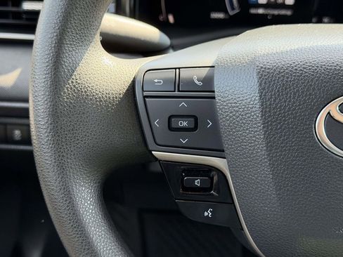 Used 2025 Toyota Camry LE image 9