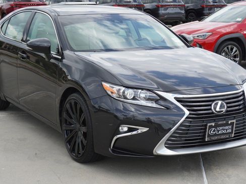 Used 2017 Lexus ES 350 w/ Premium Package image 3