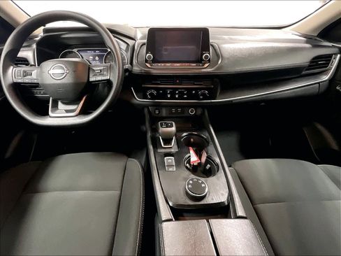 Used 2025 Nissan Rogue S image 21