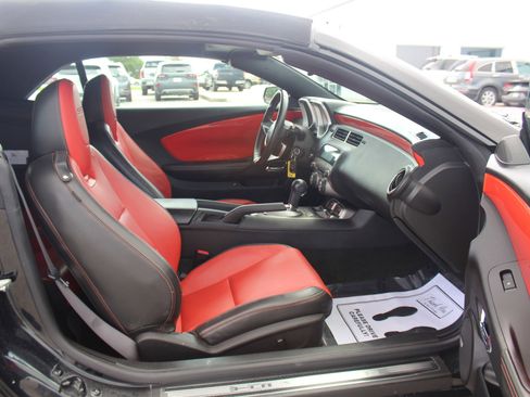 Used 2011 Chevrolet Camaro SS RWD image 13