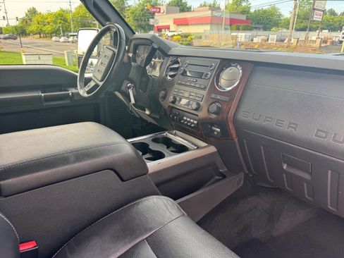 Used 2011 Ford F350 Lariat w/ Lariat Interior Pkg AWD/4WD image 8