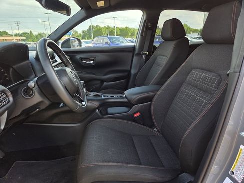 Used 2025 Honda HR-V Sport image 12