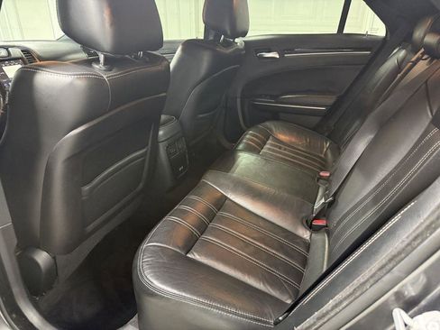 Used 2018 Chrysler 300 S w/ Safetytec Plus Group image 22