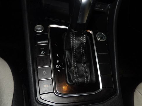 Used 2020 Volkswagen Jetta R-Line w/ R-Line Cold Weather Package image 14