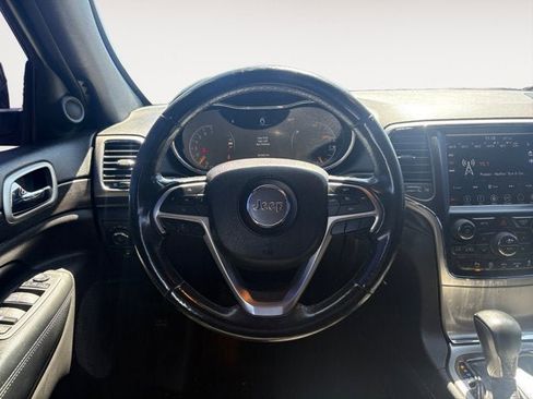 Used 2018 Jeep Grand Cherokee Laredo AWD/4WD image 12