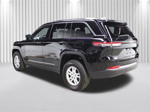 New 2025 Jeep Grand Cherokee Laredo w/ Luxury Tech Group I image 5