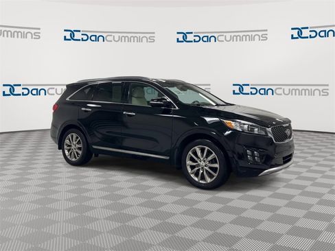 Used 2018 Kia Sorento SX image 2