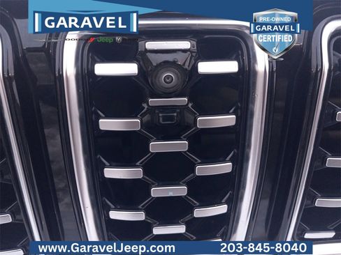 Used 2023 Jeep Grand Cherokee L Summit w/ Luxury Tech Group V image 3