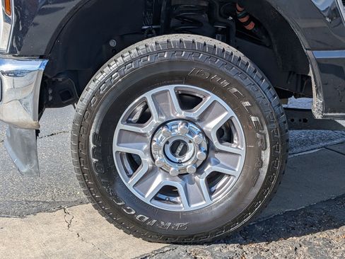 Certified 2025 Ford F250 Lariat AWD/4WD image 13